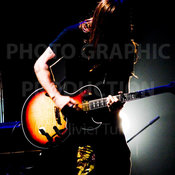 Guitariste rock sur scène